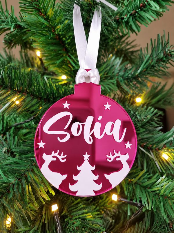 Bolita de Navidad rosada espejo con el nombre Sofía en blanco